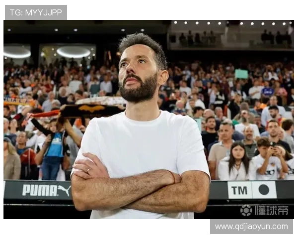 瓦伦西亚决定续约科尔伯朗主帅